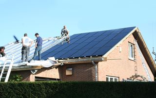 pose de panneaux solaires sur une maison à Namur