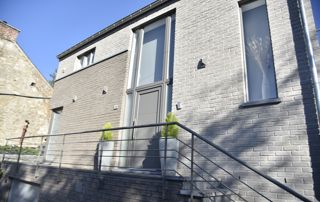 maison à Namur avec menuiseries extérieures en PVC