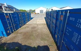 containers bleus pour entreposage