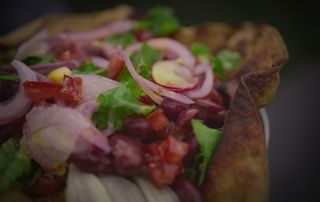 salade mexicaine dans un taco