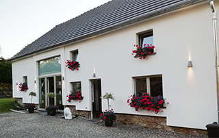 jolie maison blanche à Namur