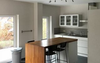 cuisine rénovée avec îlot central