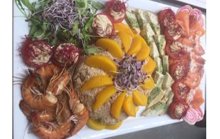 buffet froid : salades, fruits de mer...