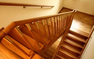 escalier tournant en bois