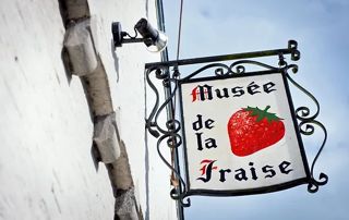 devanture du musée de la fraise