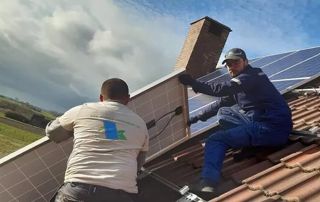 installation panneaux solaires sur toit