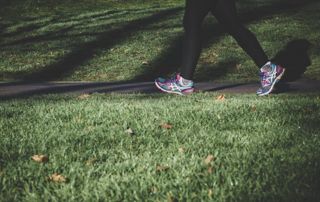 marche dans un parc