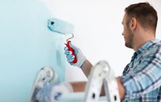 application de peinture bleue