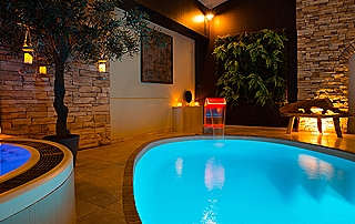 spa et piscine dans centre relaxation